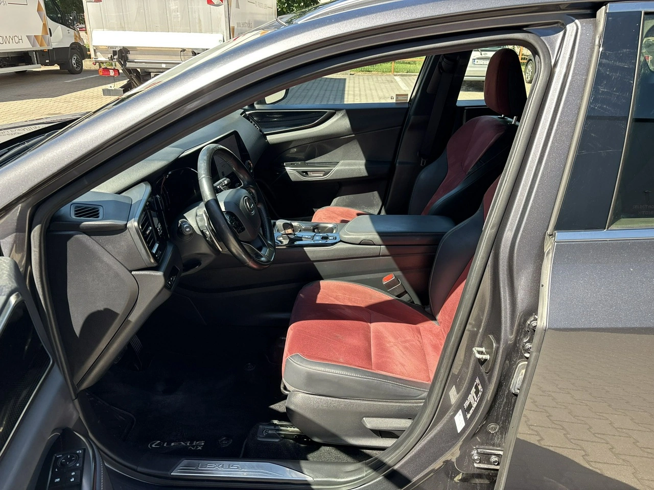 Lexus NX - Zdjęcie 9