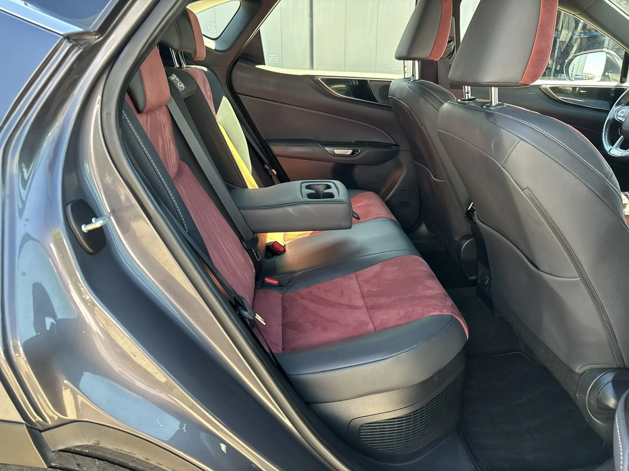 Lexus NX - Zdjęcie 16
