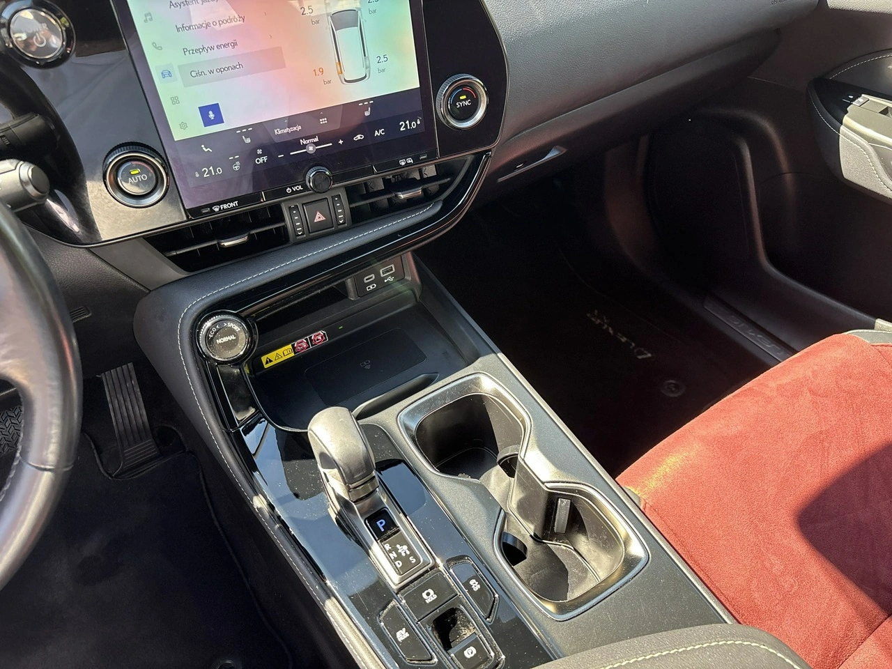 Lexus NX - Zdjęcie 25