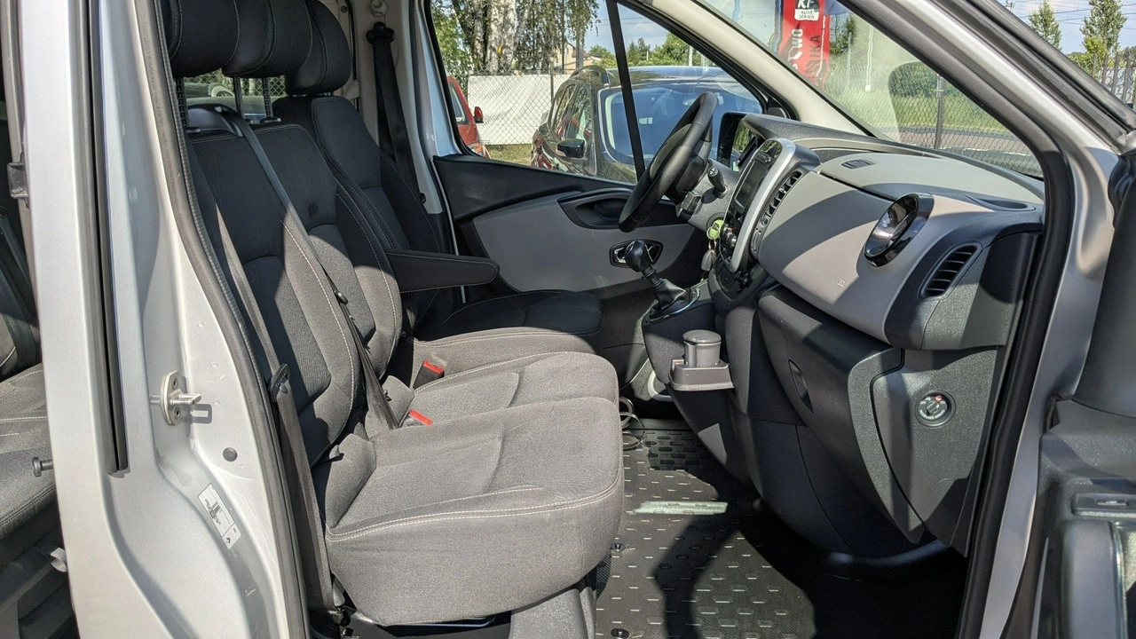 Renault Trafic - Zdjęcie 23