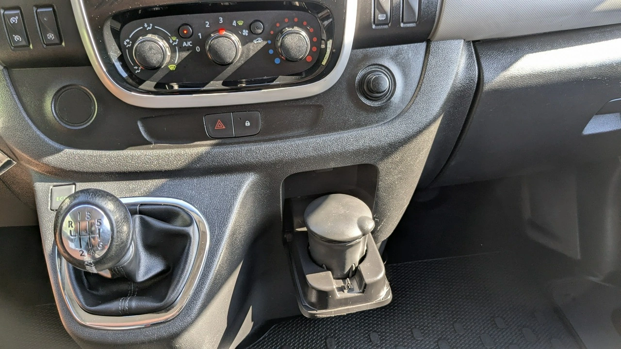 Renault Trafic - Zdjęcie 30