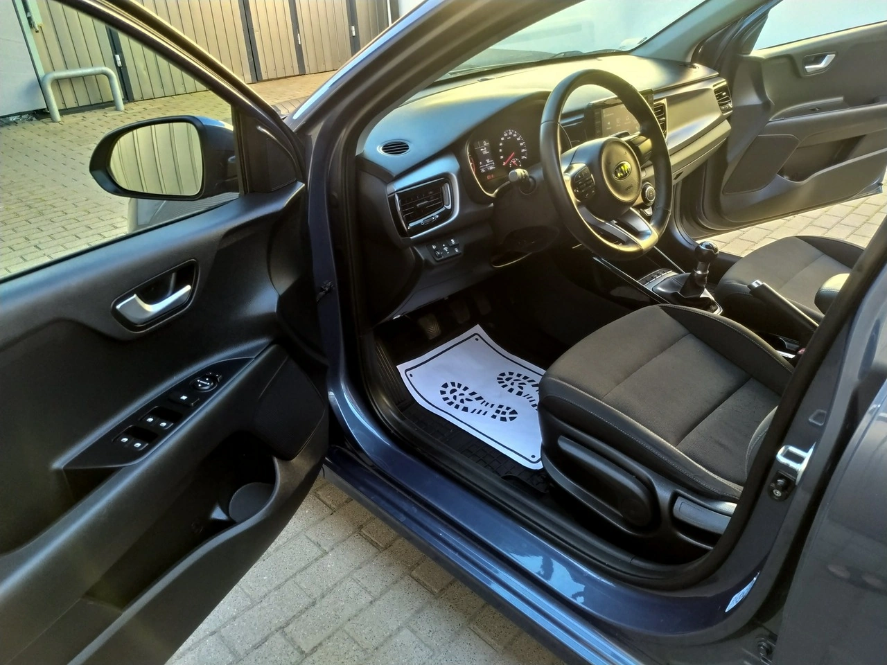 Kia Rio - Zdjęcie 9
