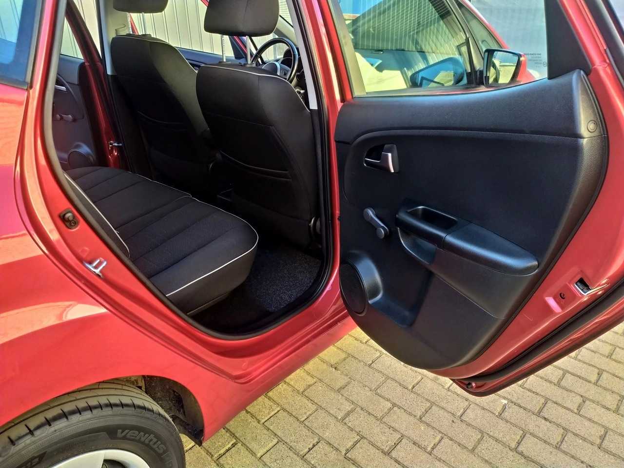 Kia Venga - Zdjęcie 23