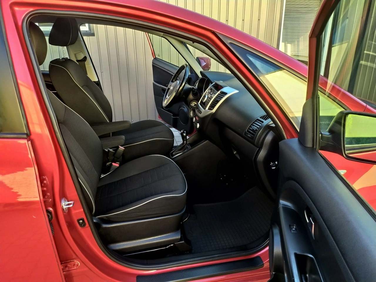 Kia Venga - Zdjęcie 25