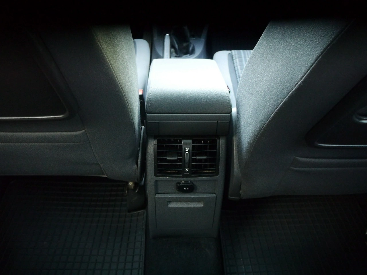Volkswagen Touran - Zdjęcie 22
