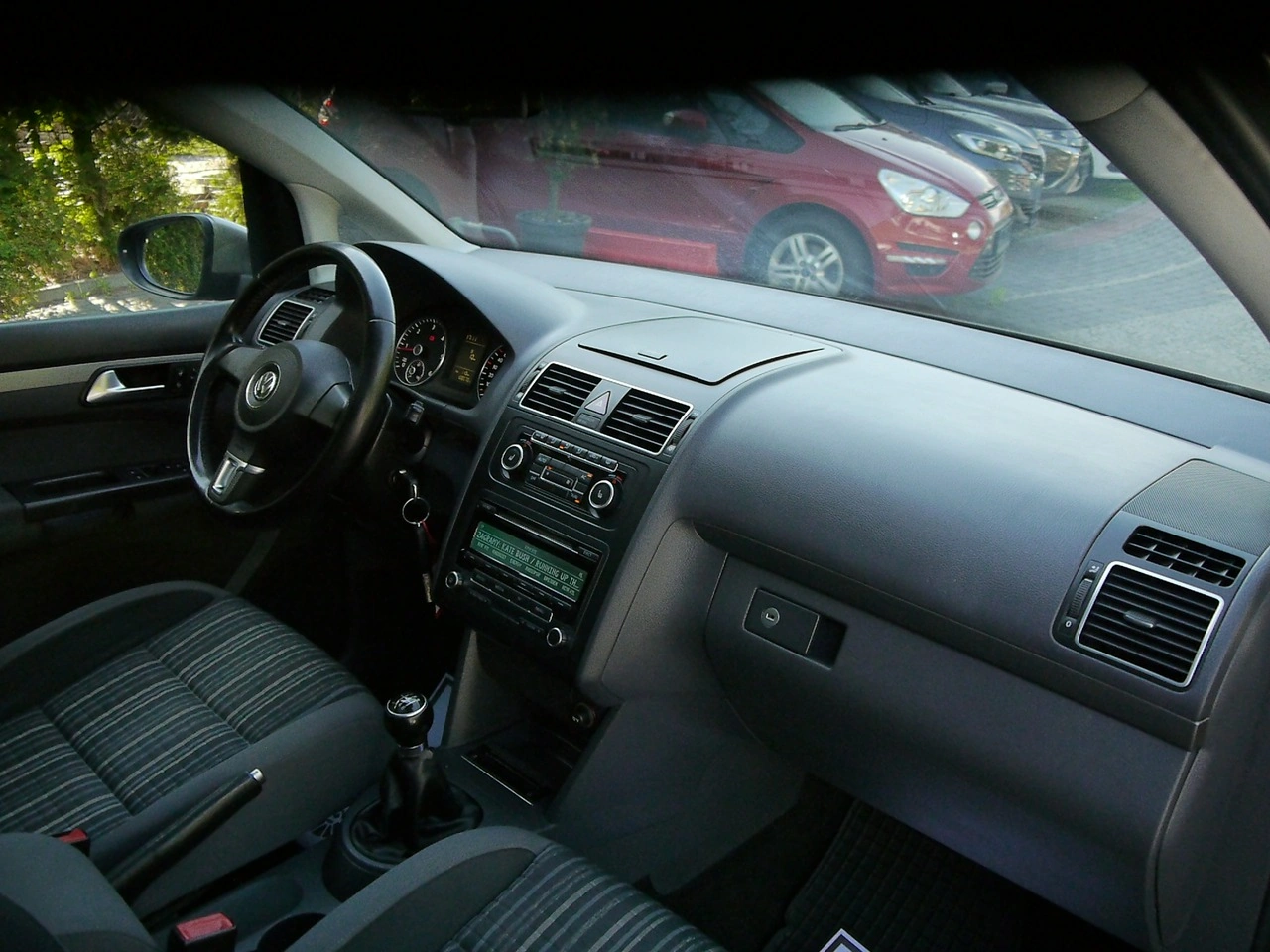 Volkswagen Touran - Zdjęcie 27