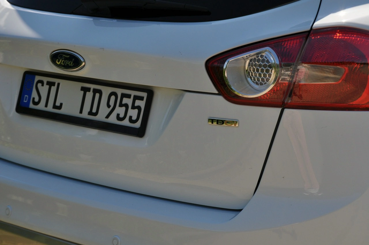 Ford Kuga - Zdjęcie 15