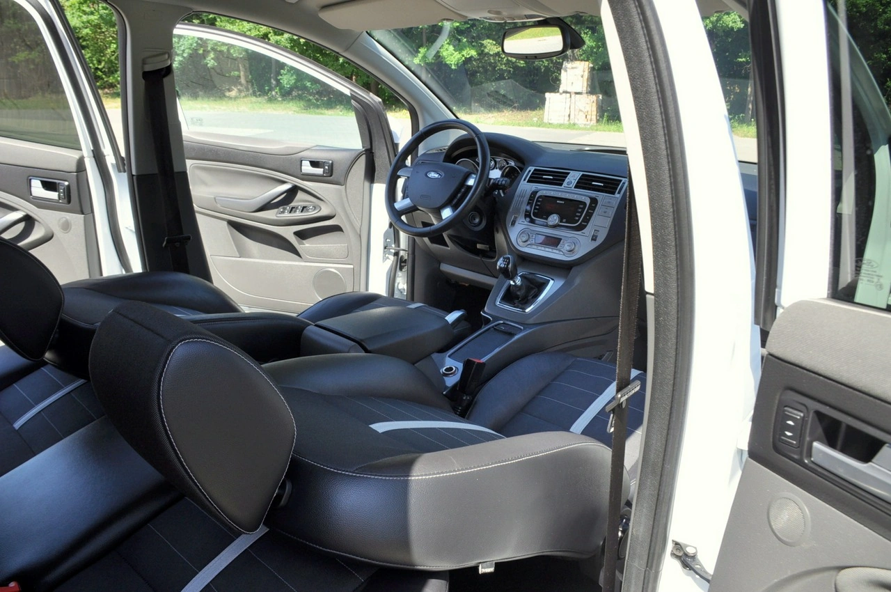 Ford Kuga - Zdjęcie 22