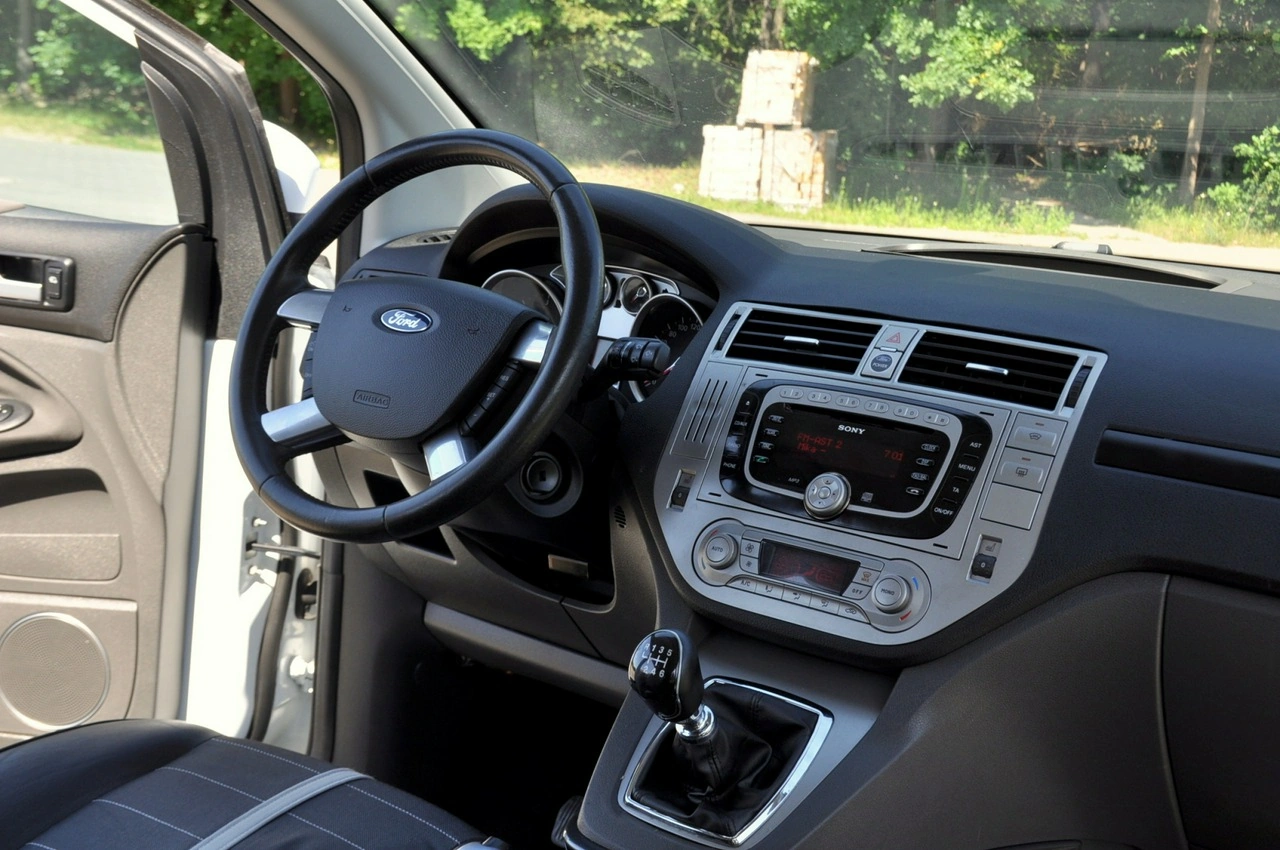 Ford Kuga - Zdjęcie 24