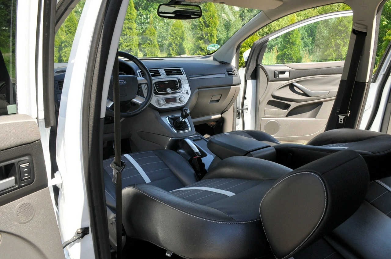 Ford Kuga - Zdjęcie 26