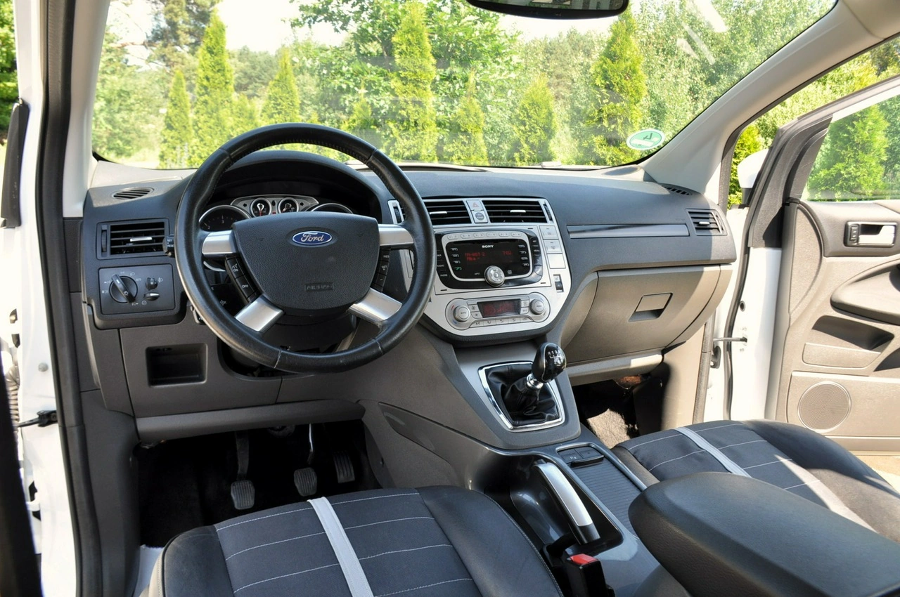 Ford Kuga - Zdjęcie 27