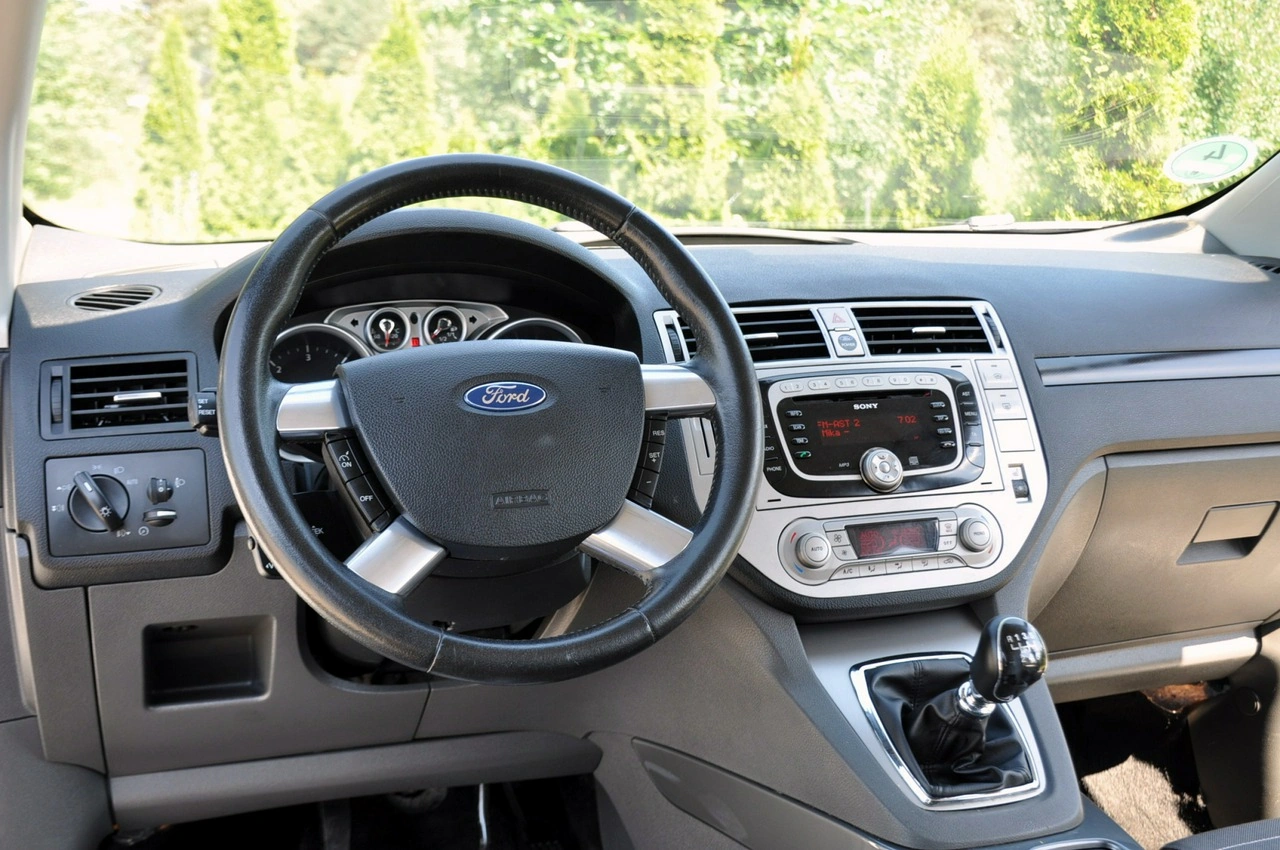 Ford Kuga - Zdjęcie 28