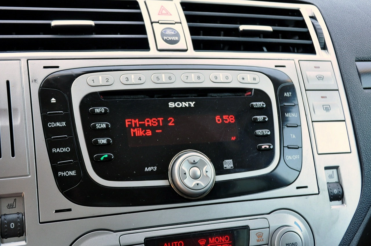 Ford Kuga - Zdjęcie 29