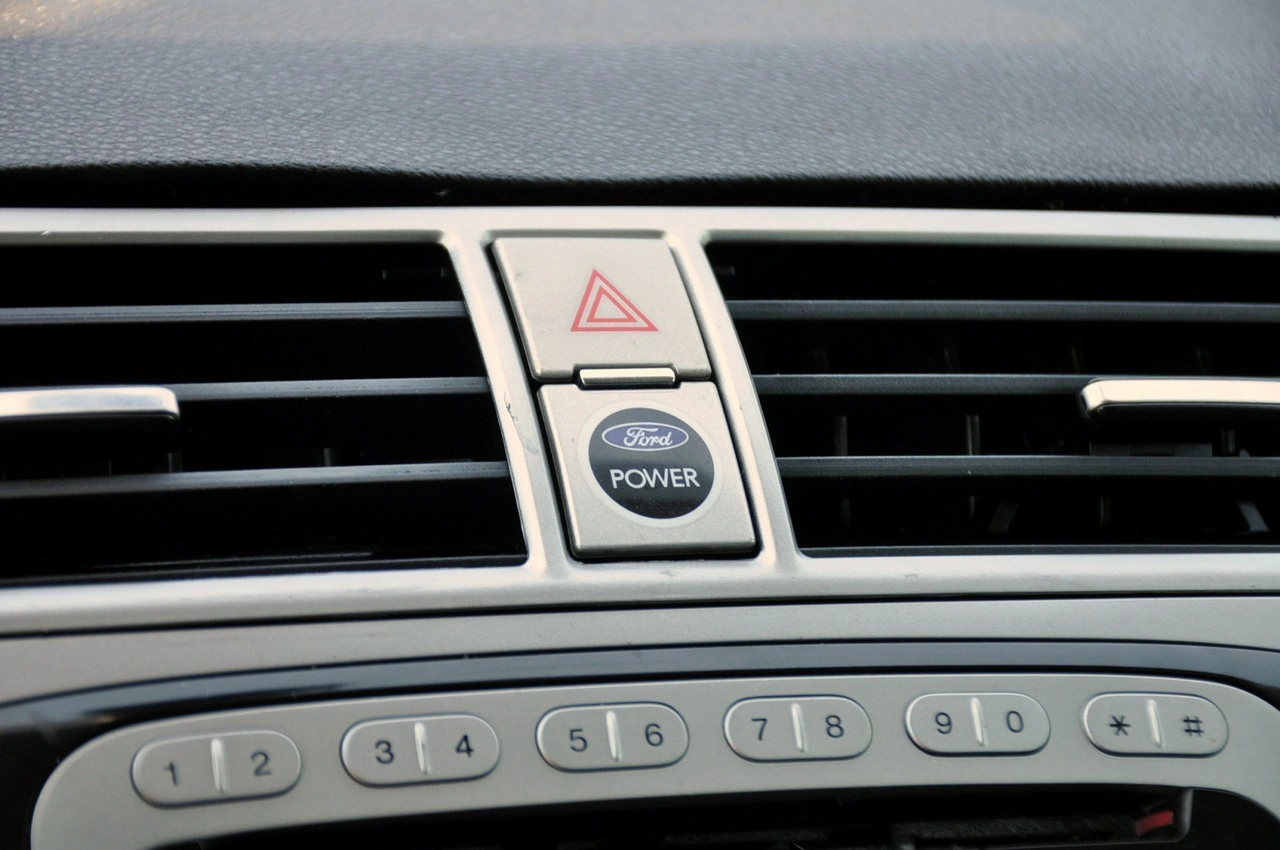 Ford Kuga - Zdjęcie 30