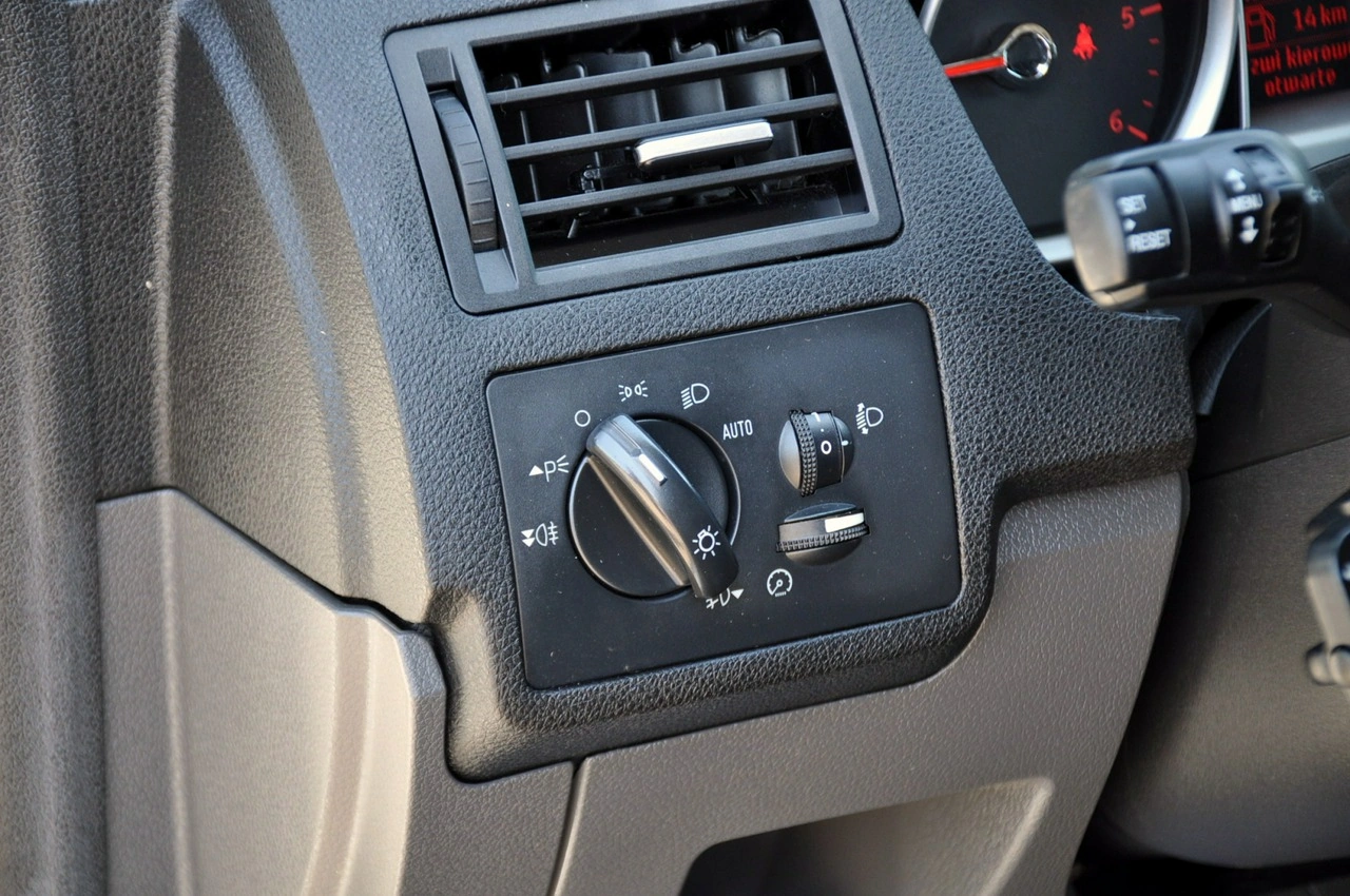 Ford Kuga - Zdjęcie 35