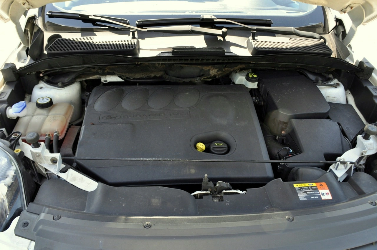 Ford Kuga - Zdjęcie 38