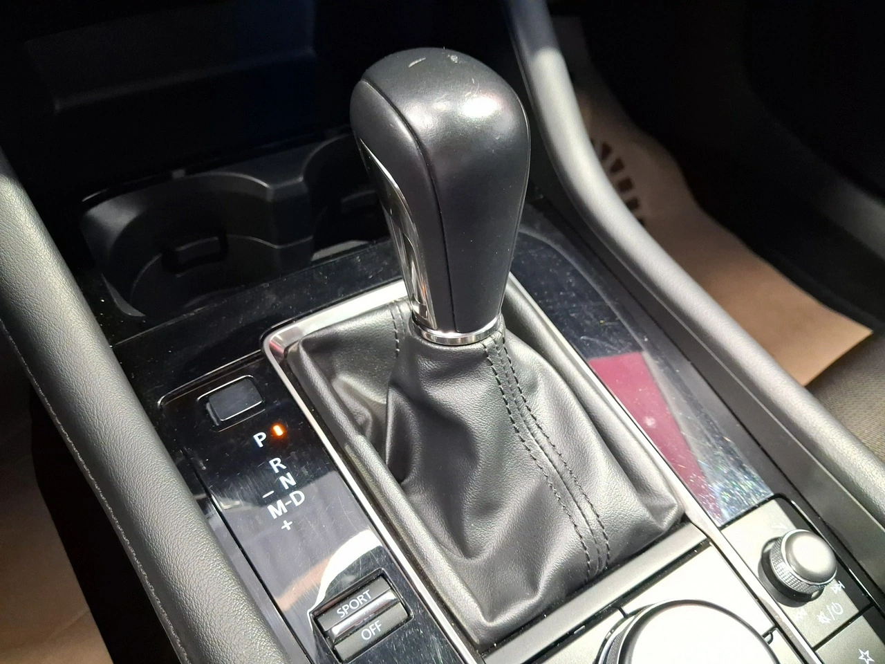 Mazda 3 - Zdjęcie 29
