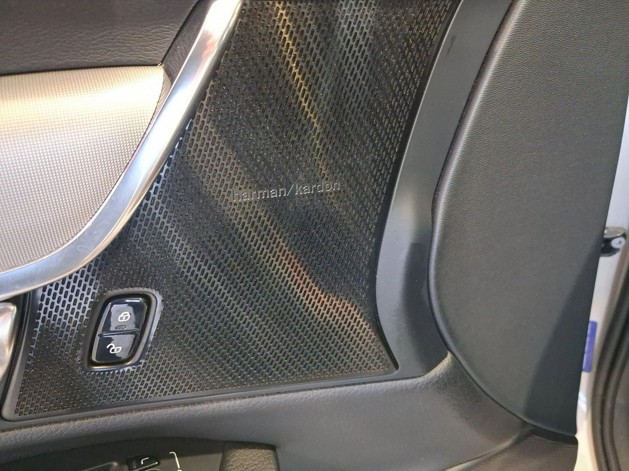 Volvo S90 - Zdjęcie 21