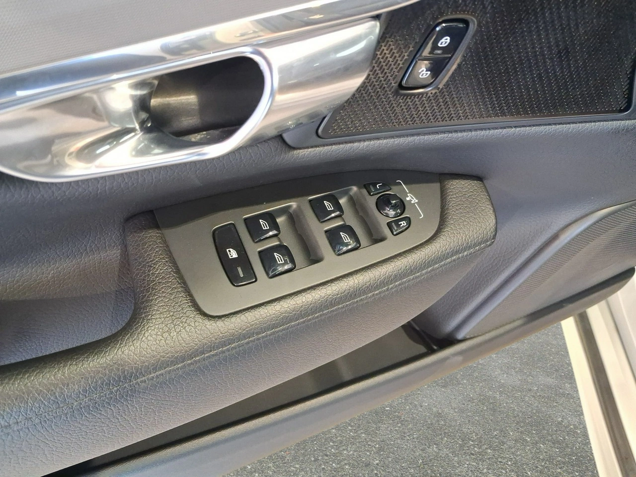 Volvo S90 - Zdjęcie 22