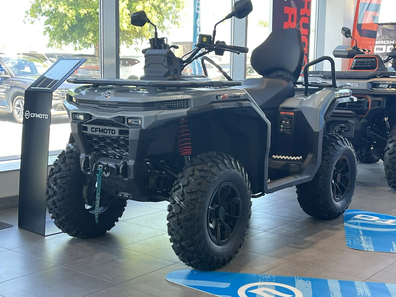 CF Moto C-Force - Główne zdjęcie