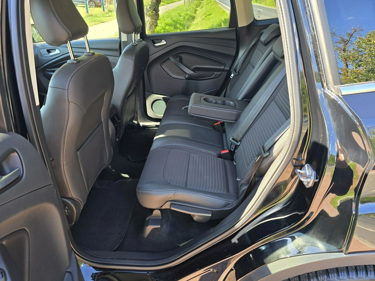 Ford Kuga - Zdjęcie 14