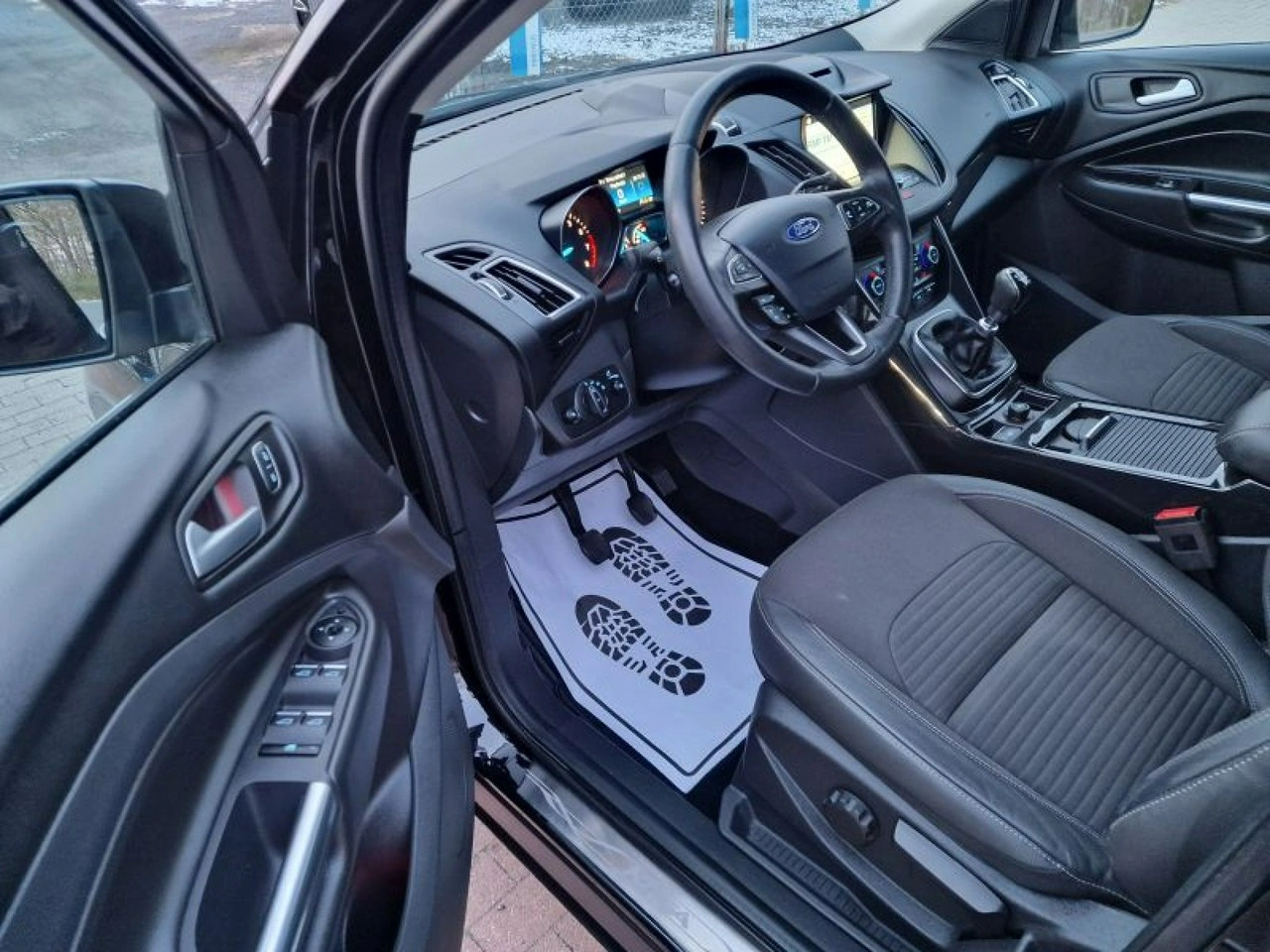 Ford Kuga - Zdjęcie 16