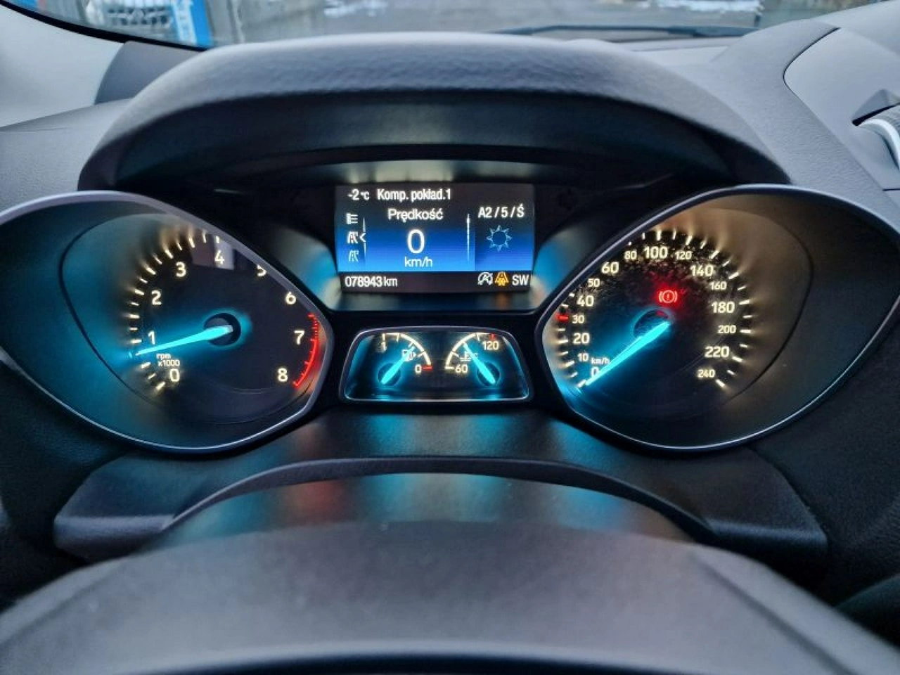 Ford Kuga - Zdjęcie 27