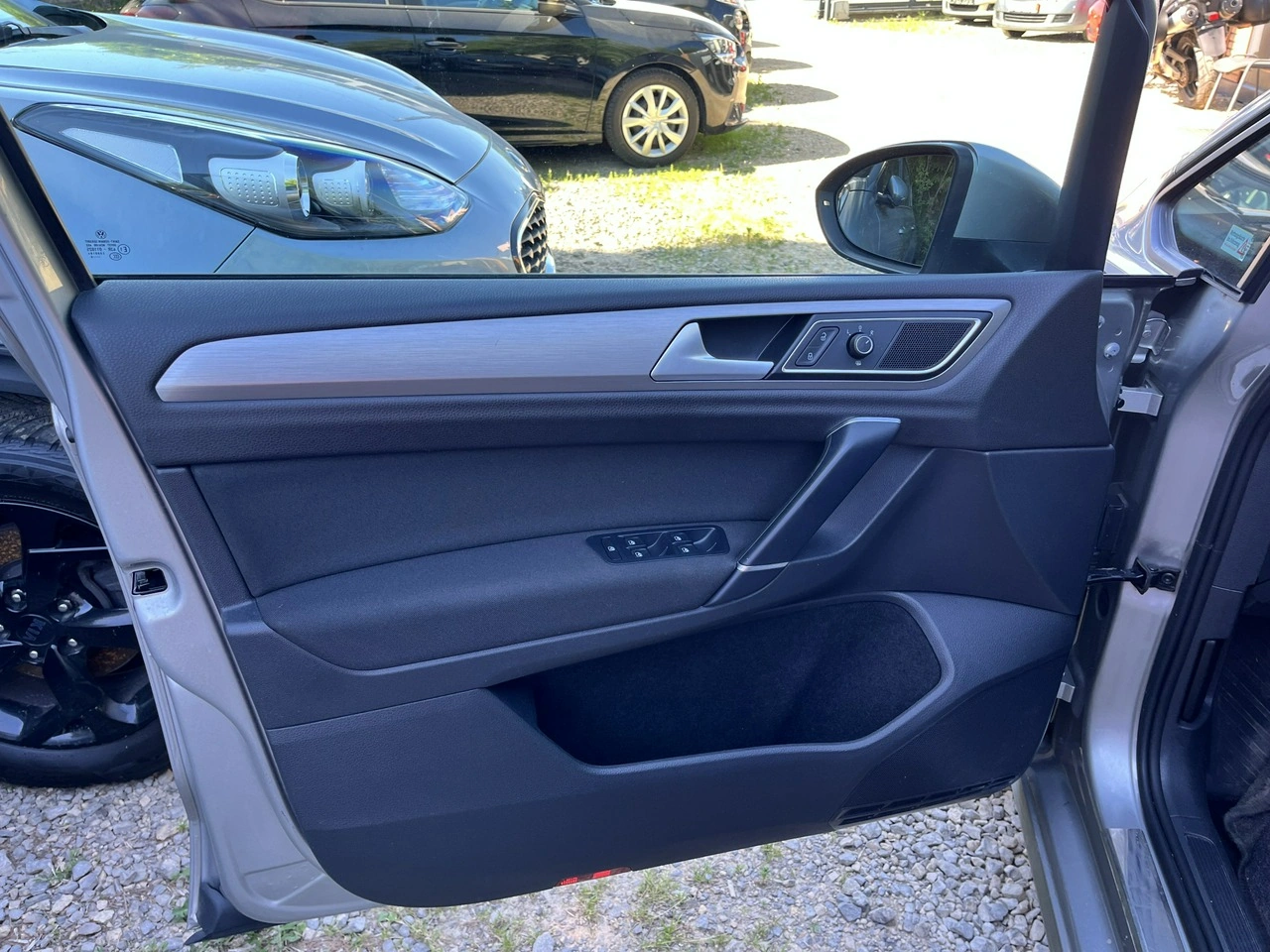 Volkswagen Golf Sportsvan - Zdjęcie 18