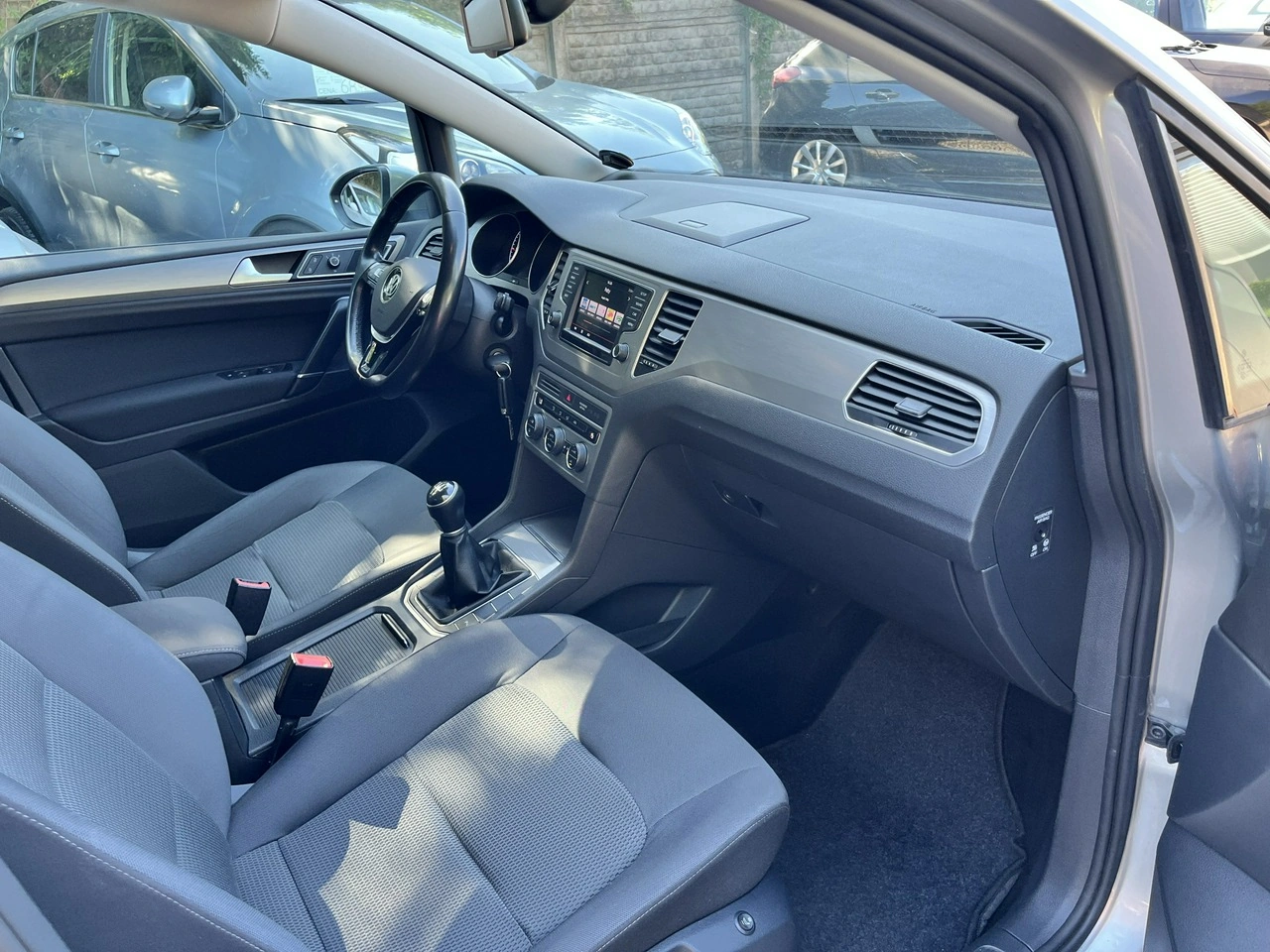 Volkswagen Golf Sportsvan - Zdjęcie 23