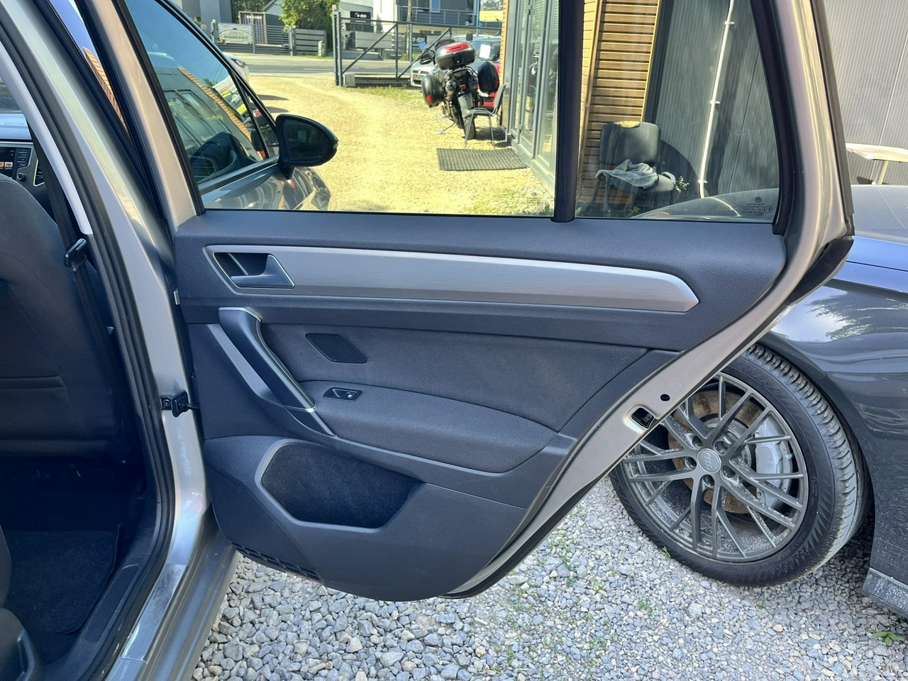 Volkswagen Golf Sportsvan - Zdjęcie 27