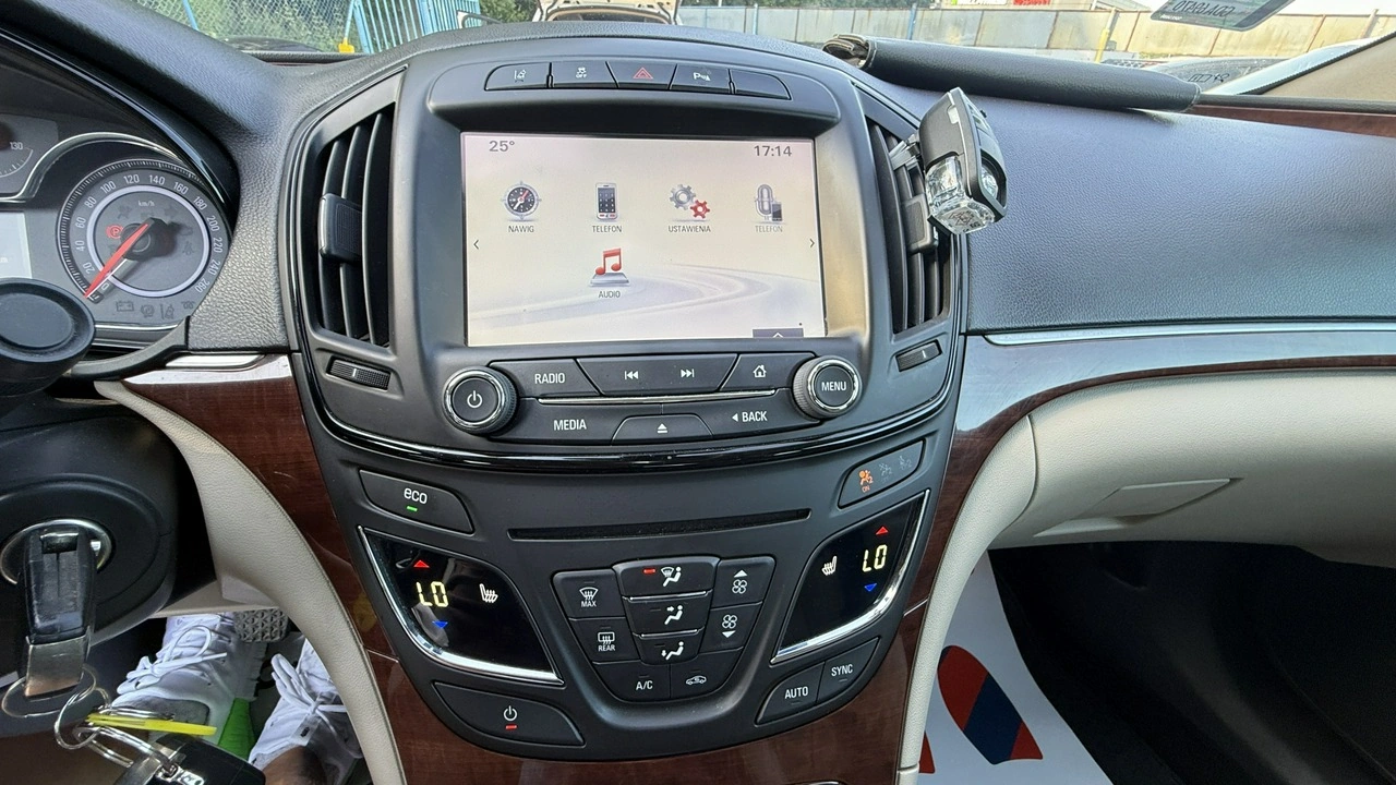 Opel Insignia - Zdjęcie 17