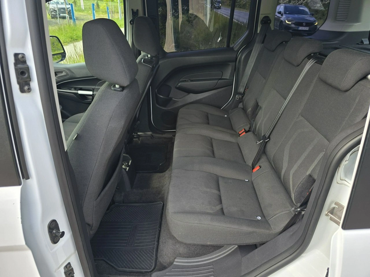 Ford Tourneo Connect - Zdjęcie 15