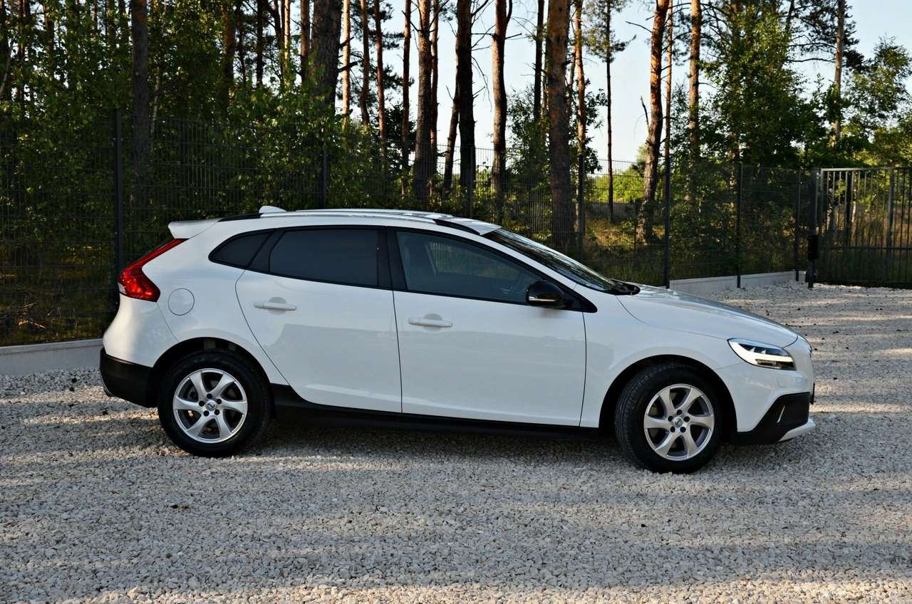 Volvo V40 Cross Country - Zdjęcie 17