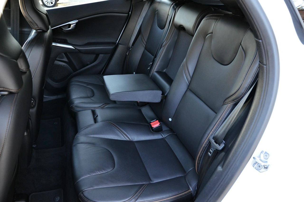 Volvo V40 Cross Country - Zdjęcie 30