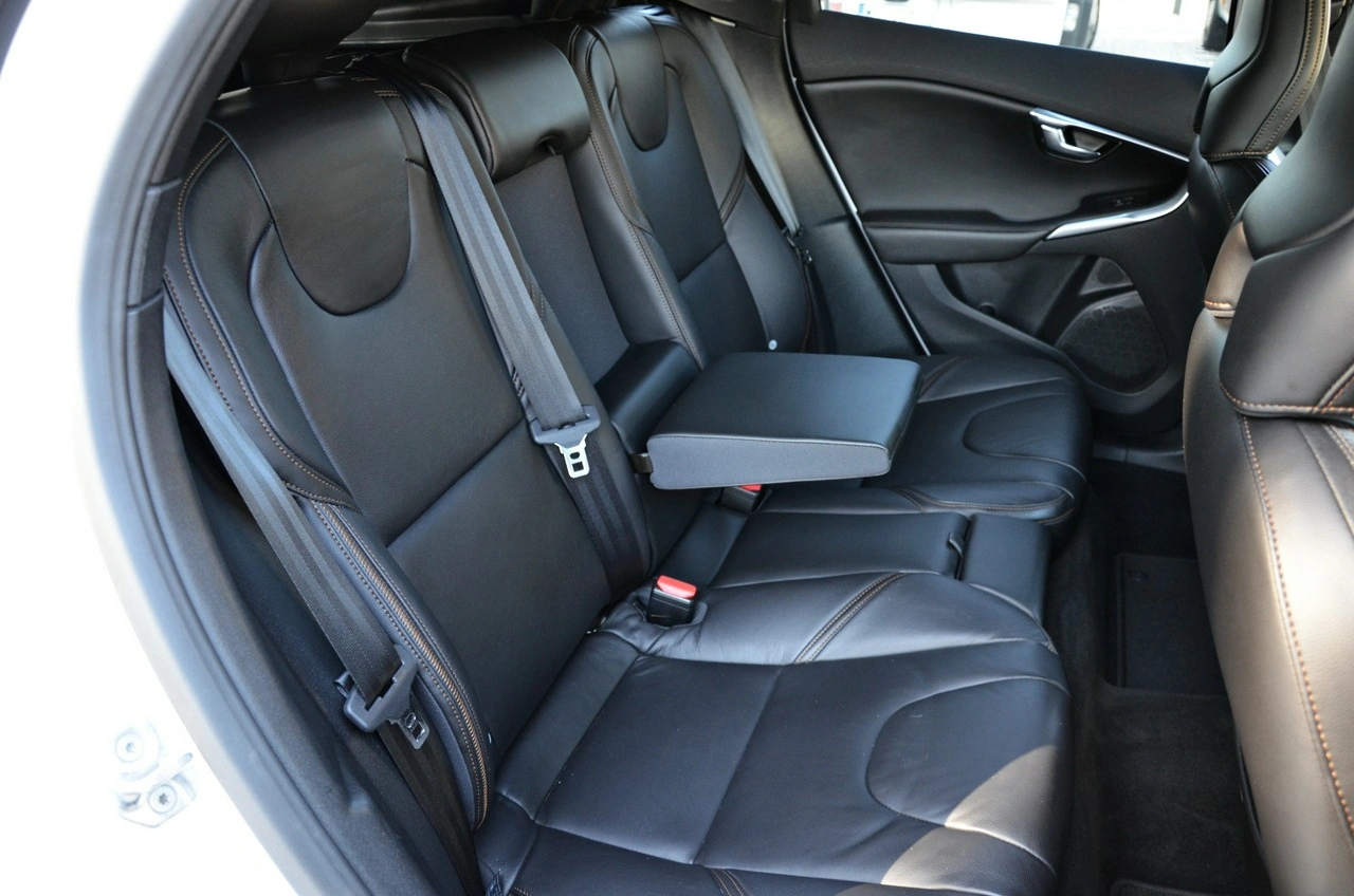 Volvo V40 Cross Country - Zdjęcie 32