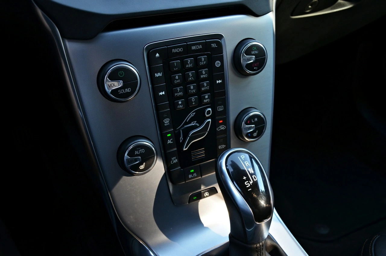 Volvo V40 Cross Country - Zdjęcie 36