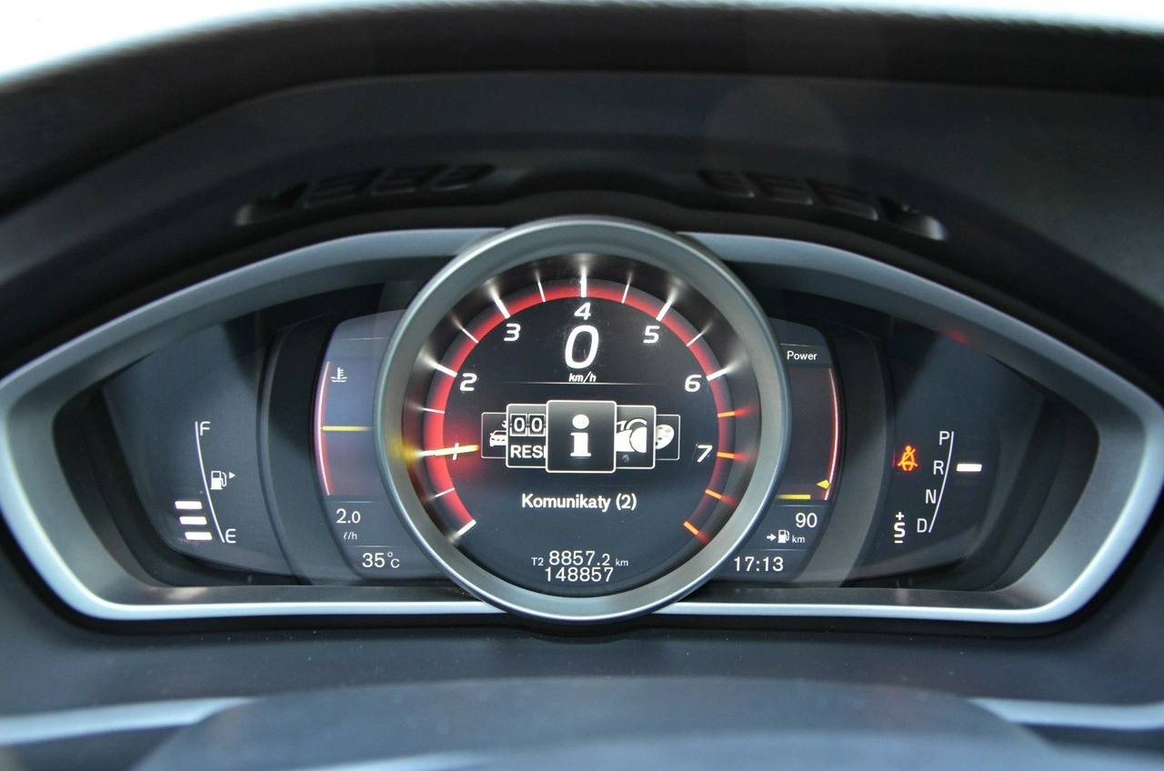Volvo V40 Cross Country - Zdjęcie 37