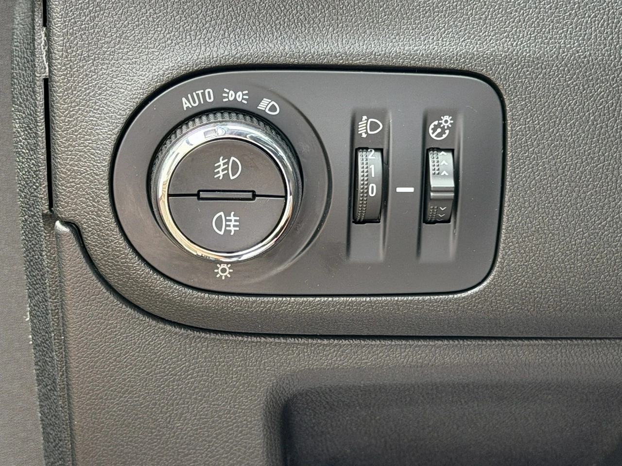 Opel Crossland X - Zdjęcie 18