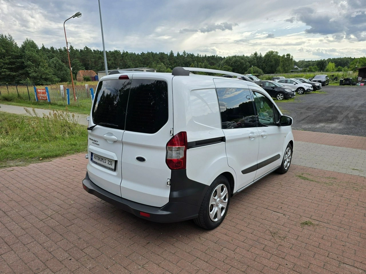 Ford Transit Courier - Zdjęcie 9