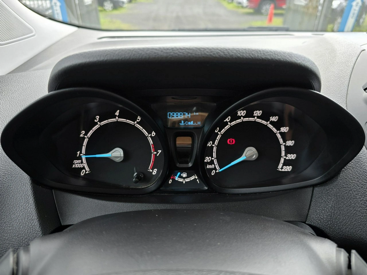 Ford Transit Courier - Zdjęcie 28