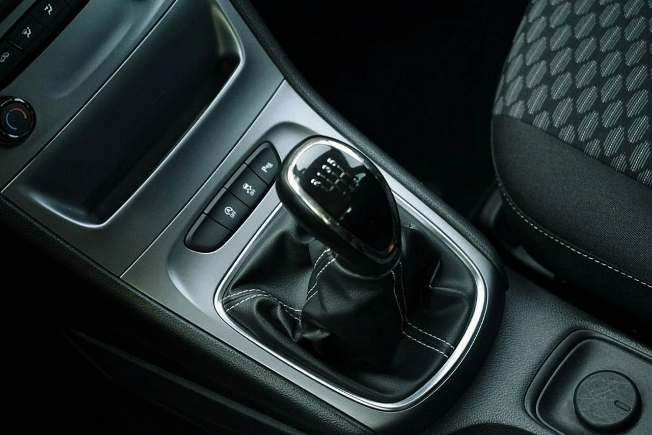 Opel Astra Sports Tourer - Zdjęcie 24