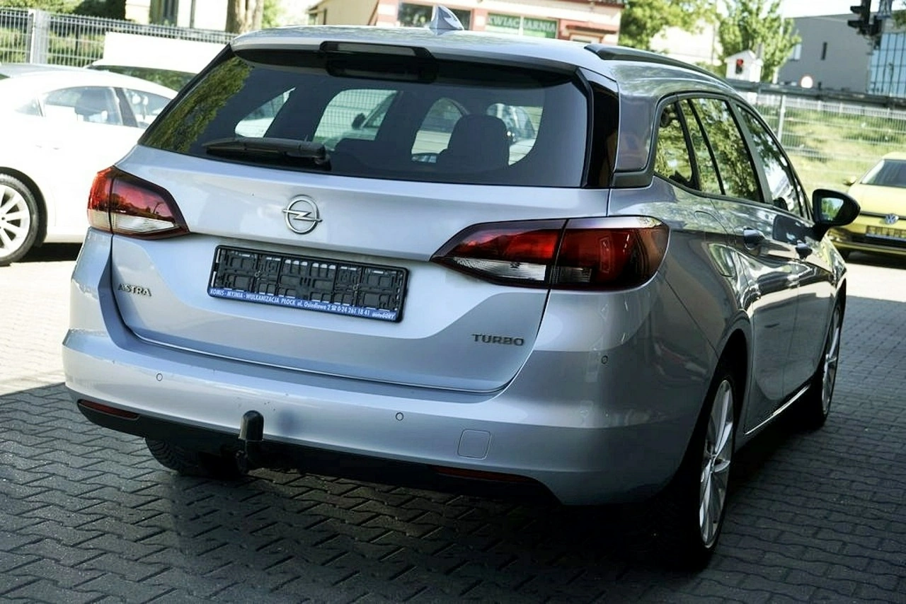 Opel Astra Sports Tourer - Zdjęcie 5
