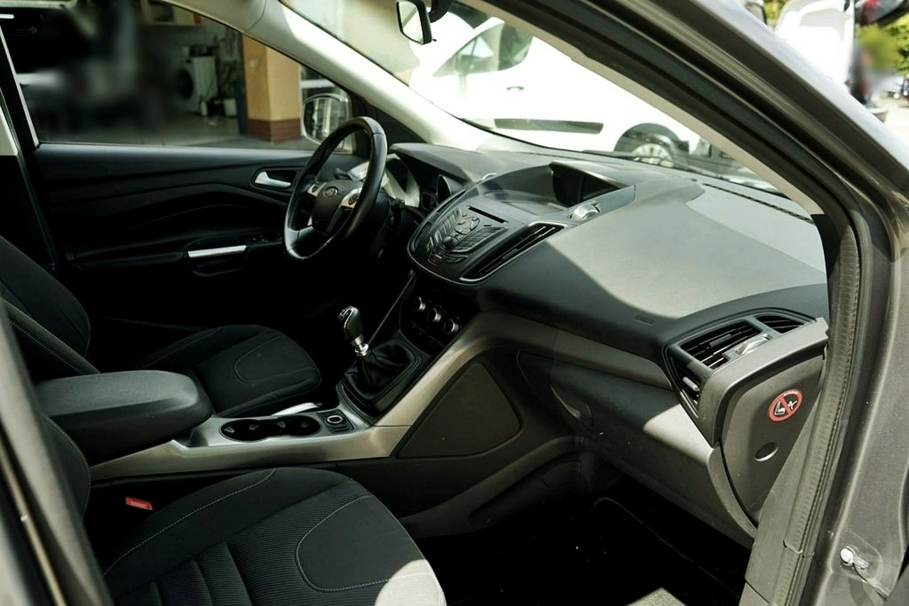 Ford Kuga - Zdjęcie 12