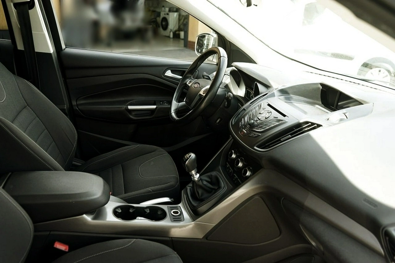 Ford Kuga - Zdjęcie 13