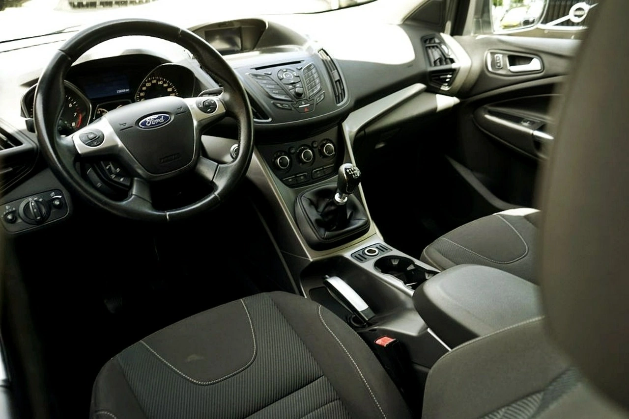 Ford Kuga - Zdjęcie 17