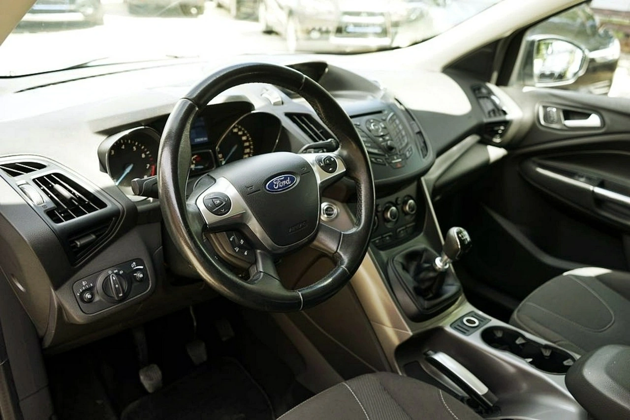 Ford Kuga - Zdjęcie 18