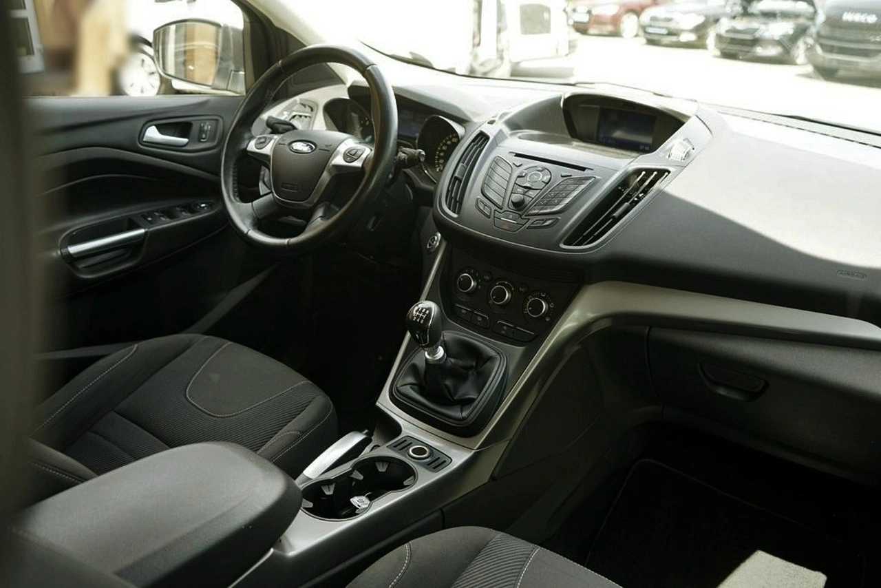 Ford Kuga - Zdjęcie 19