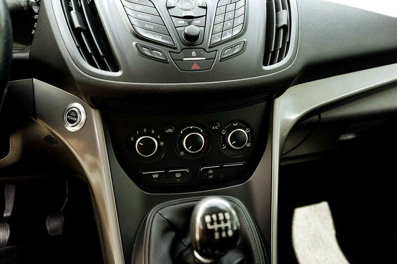 Ford Kuga - Zdjęcie 21