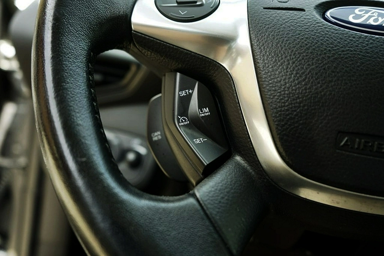 Ford Kuga - Zdjęcie 23