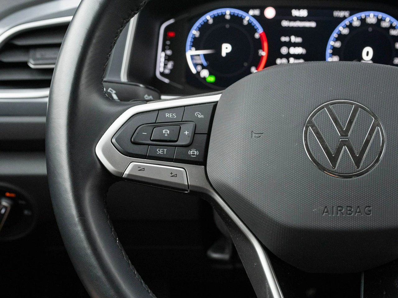 Volkswagen T-Roc - Zdjęcie 11